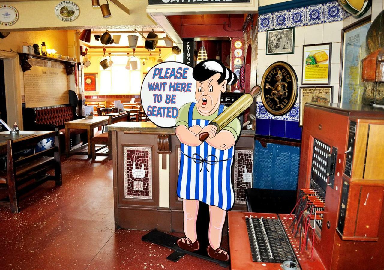 فندق Mad O'Rourkes Pie Factory دادلي المظهر الخارجي الصورة