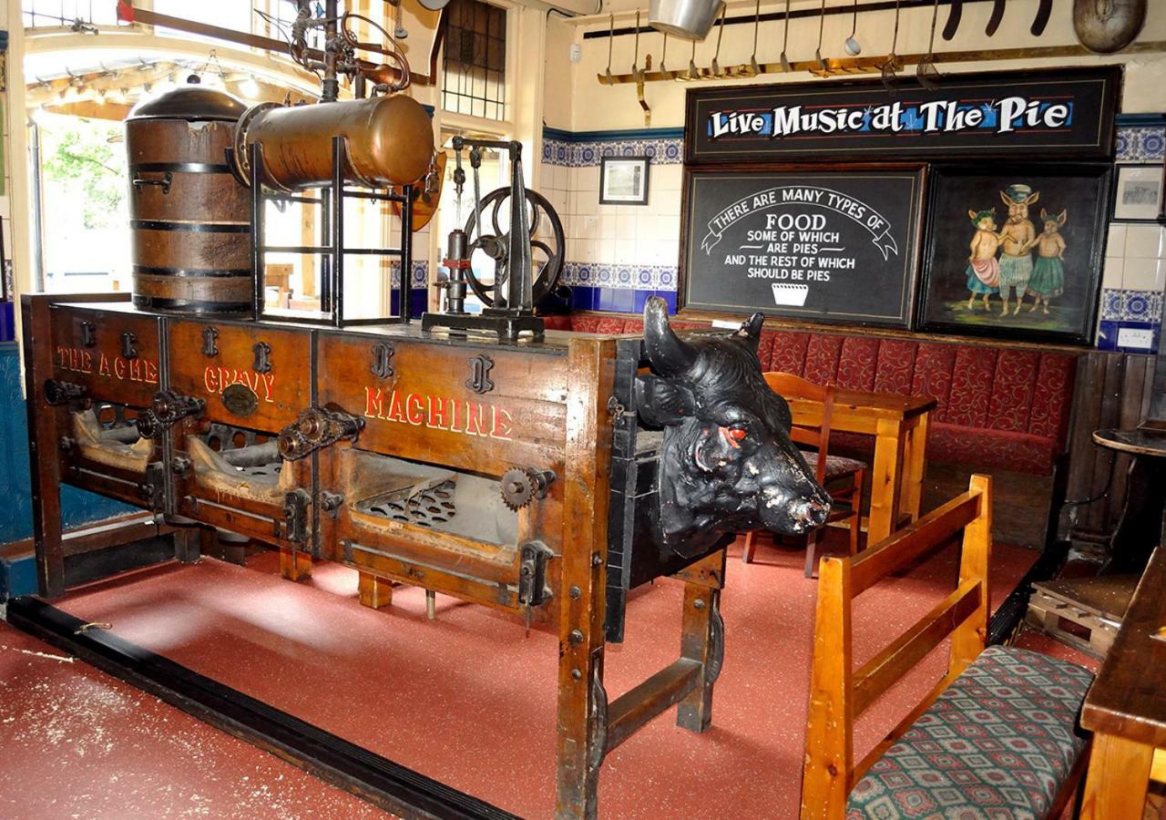 فندق Mad O'Rourkes Pie Factory دادلي المظهر الخارجي الصورة